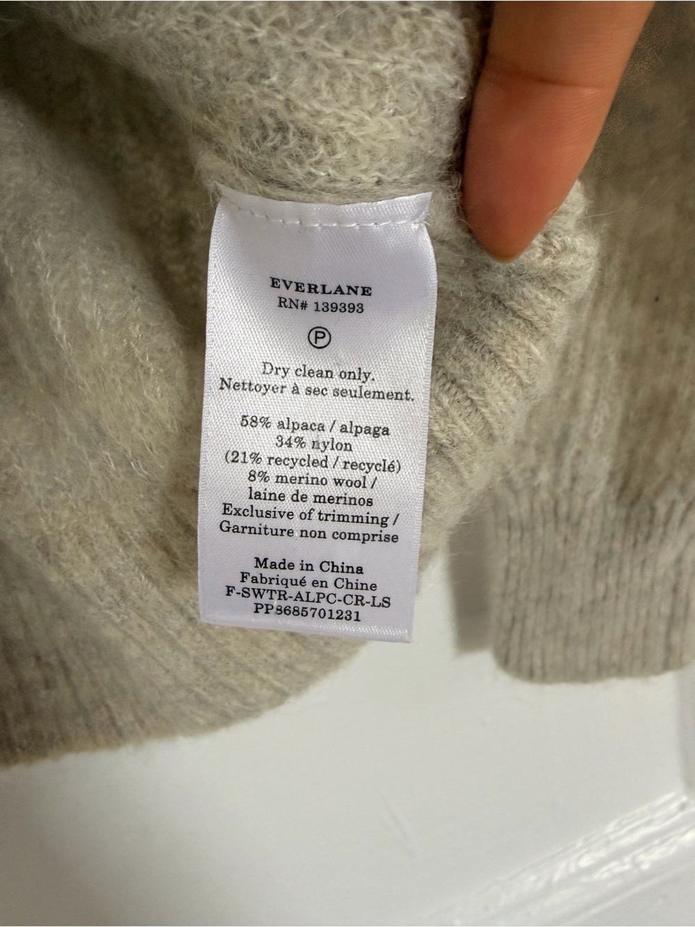 Everlane Cocoon Crew Sweater in Alpaca in Pumice Stone - Picture 6 of 7